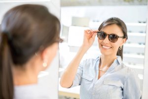 Óculos escuros com grau: o combo para o seu verão